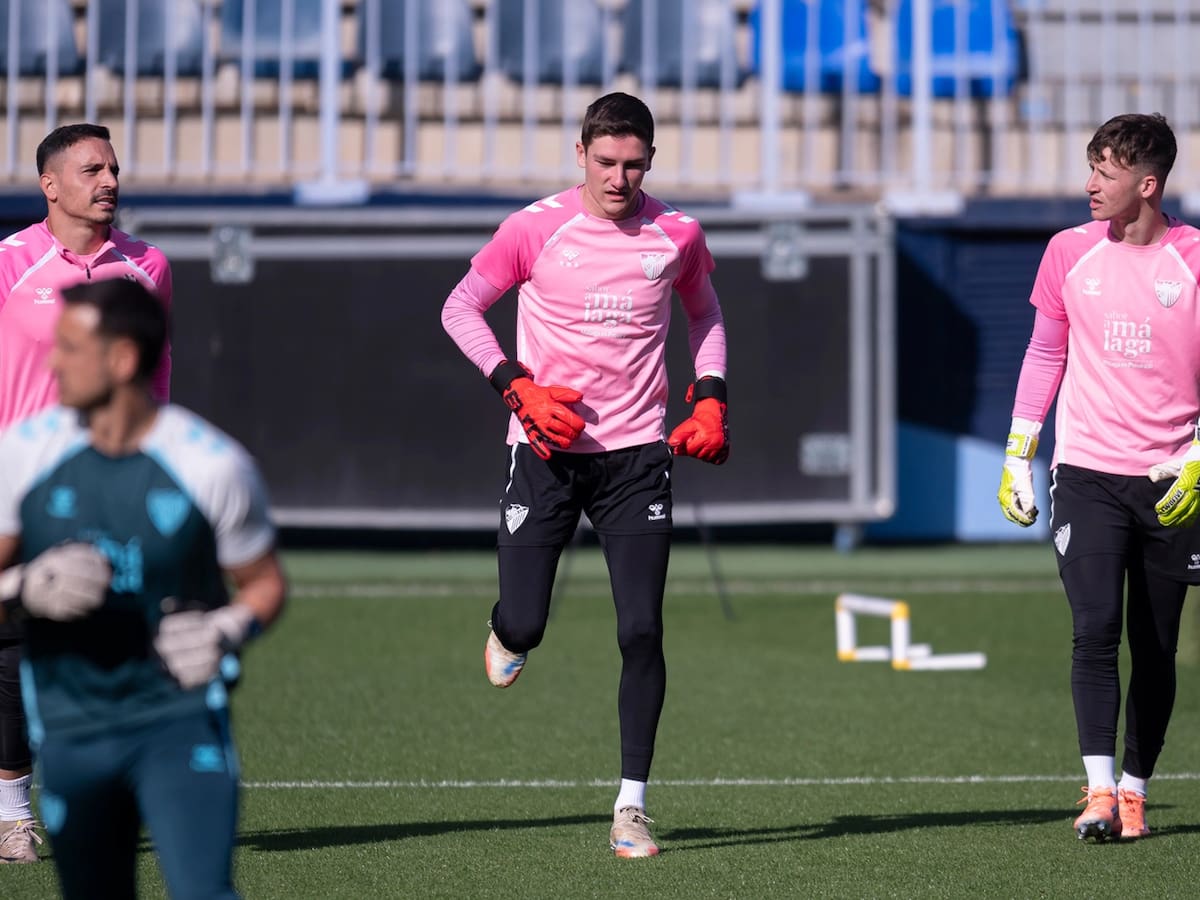 El guardameta Alfonso Herrero baja en el entrenamiento por una gastroenteritis