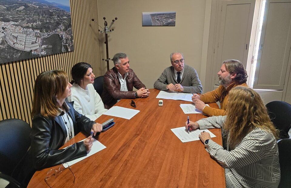 Compromiso Manilva se incorpora al equipo de gobierno junto al PP y ex ediles de IU