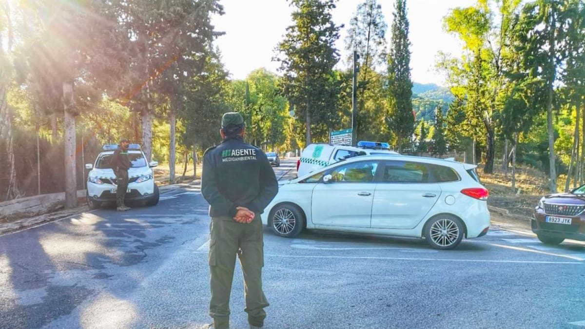 Los accesos al Parque Regional del Valle se controlan desde este sábado por la afluencia masiva de visitantes