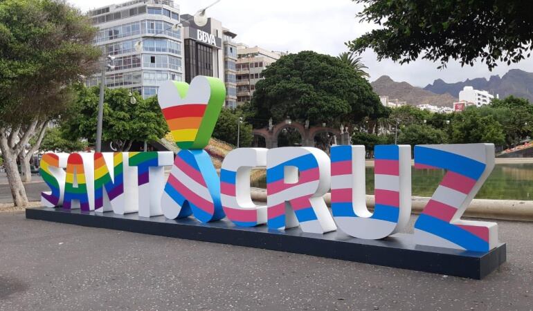 Esta es la nueva imagen que lucirá la capital tinerfeña frente a la Plaza de España, un lugar habitual entre los turistas y locales para tomarse una fotografía