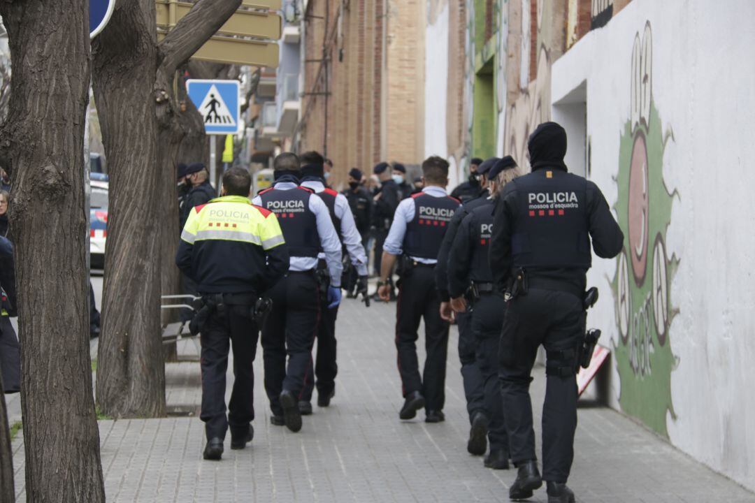 Imatge de l'operatiu dels Mossos al Maresme 