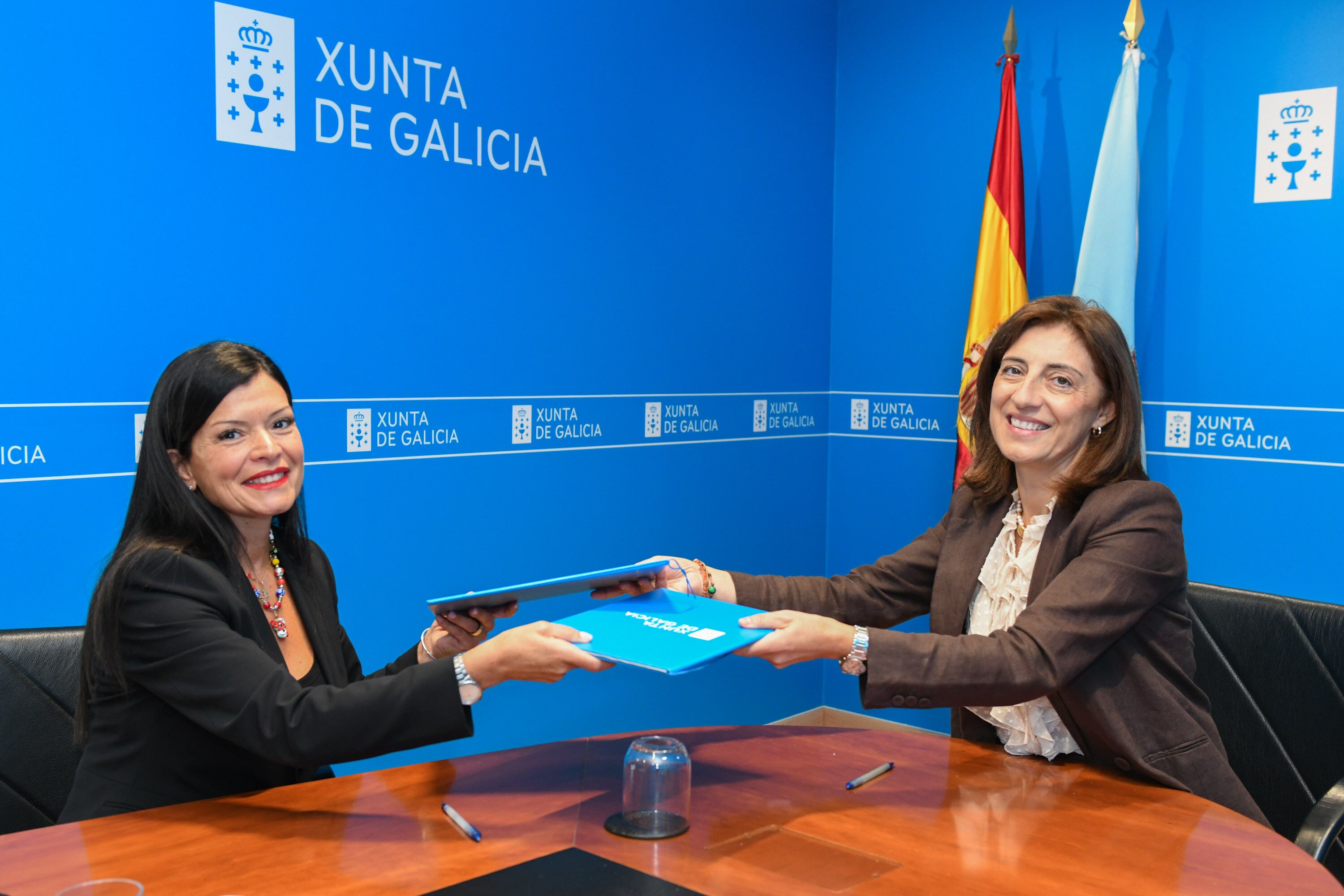 La alcaldesa de Mos firma con la Xunta un convenio para el saneamiento del Camiño da Torroeira