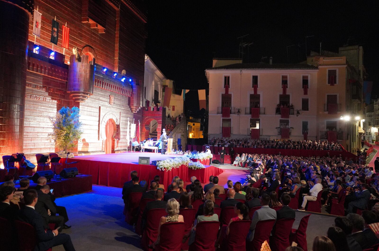 Marcos Morau durante el pregón de las fiestas de Ontinyent 2025