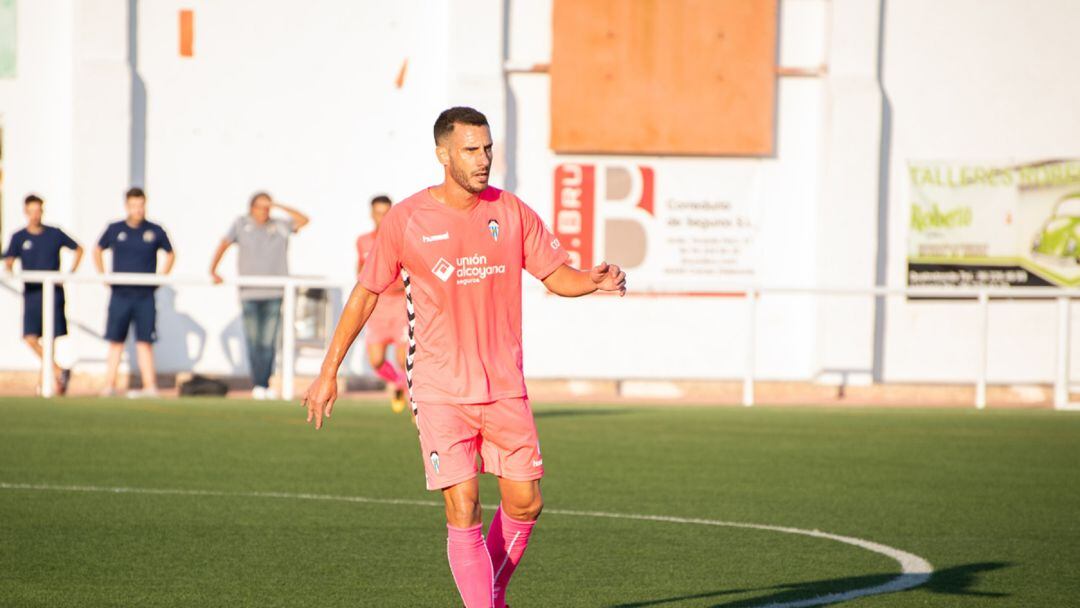 Jony Ñiguez en un partido del Alcoyano 