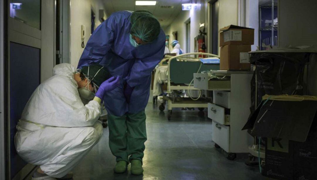 El doctor Bardají alerta del incremento de casos de covid en Cuenca y de las consecuencias que puede tener en la atención sanitaria del hospital provincial.