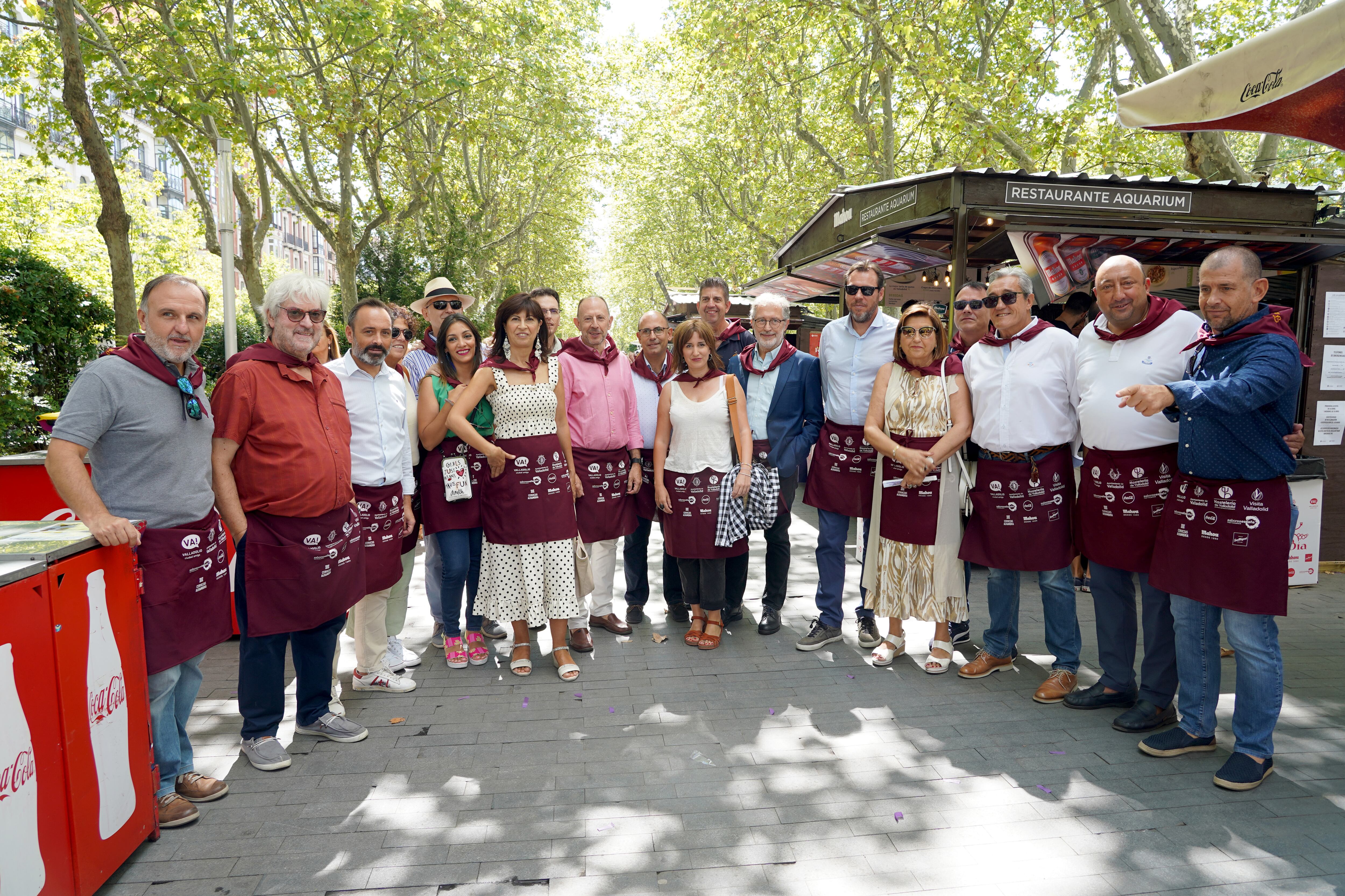 El alcalde de Valladolid, Óscar Puente, y el presidente de la Asociación de Hostelería de Valladolid, Jaime Fernández, inauguran oficialmente la Feria de Día 2022, con motivo de las fiestas de la Virgen de San Lorenzo