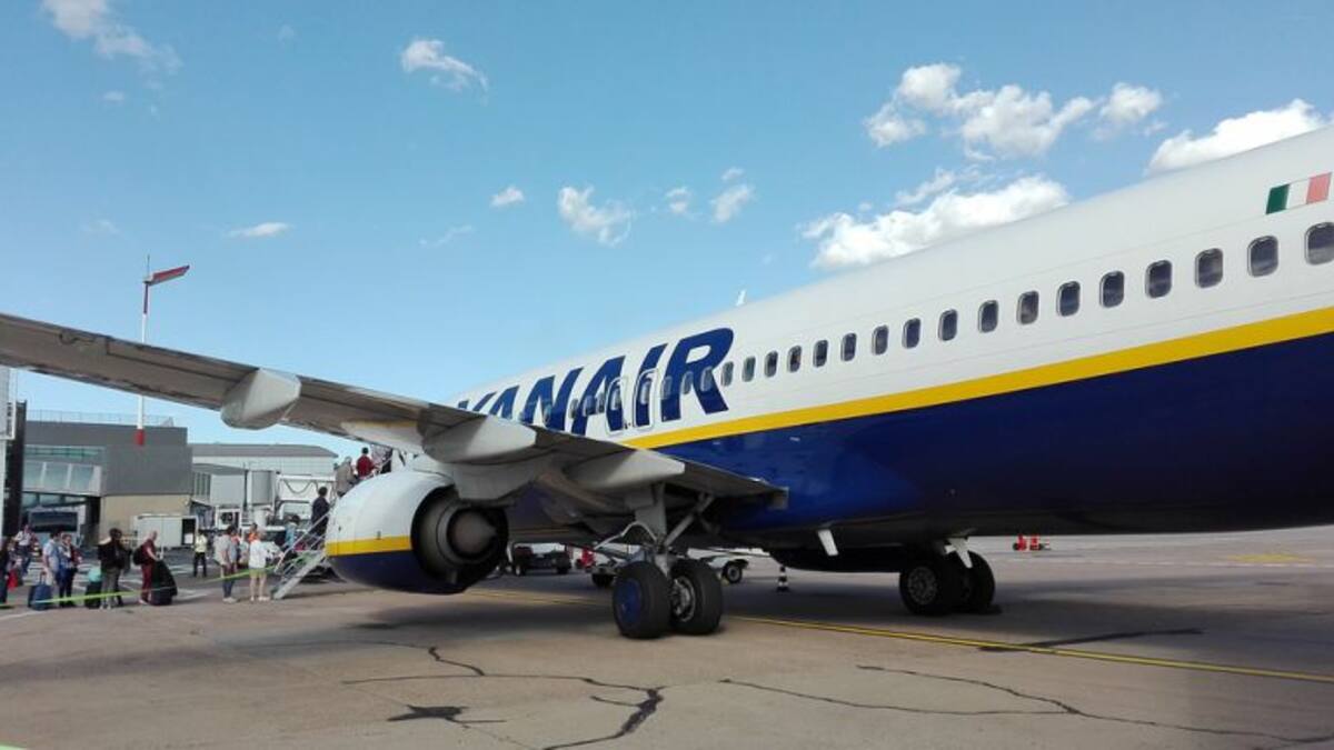 Fomento estudia multar a Ryanair por retrasar la aplicación del descuento