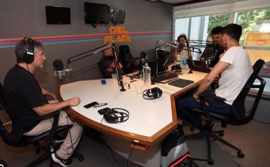 El nuevo director de la Radio Nacional argentina despide a más de 100 trabajadores.