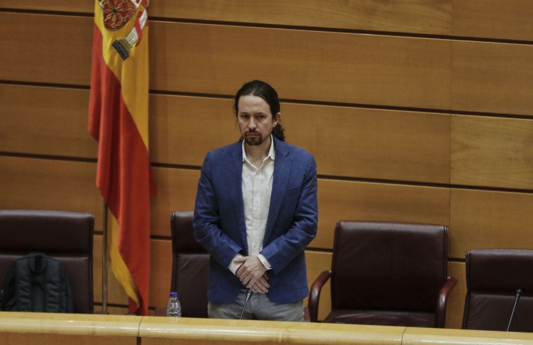 El vicepresidente segundo del Gobierno y ministro de Derechos Sociales y Agenda 2030, Pablo Iglesias, durante el minuto de silencio por las víctimas del Covid-19.