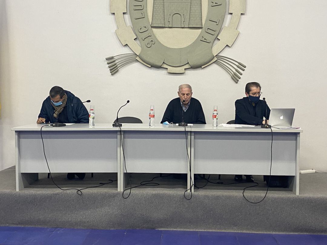 Roberto Amarilla, Jesús Sendra y Fernando Buitrago en la Asamblea del CF Gandia