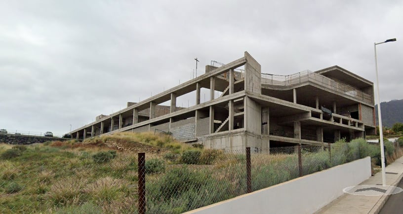 El PIDEL permitirá rescatar este esqueleto abandonado en pleno centro de Los Llanos