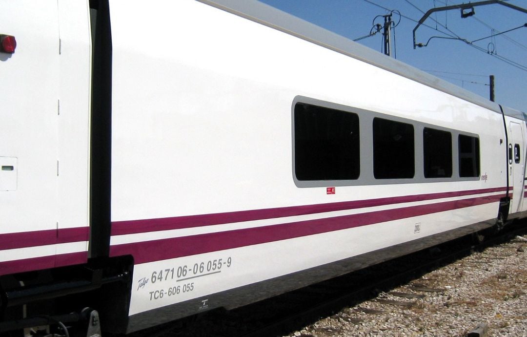 Imagen de archivo de un tren talgo.