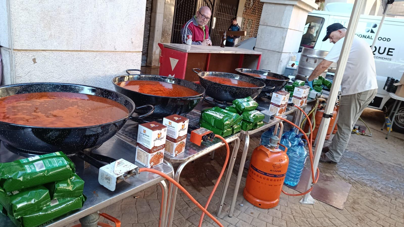 De las bombas de achique a un caldero para 1.000 personas, la ayuda cartagenera que no dejó sola a Paiporta