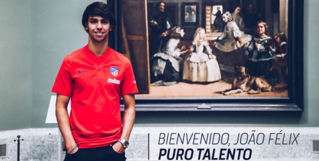 Joao Felix posa como futbolista rojiblanco