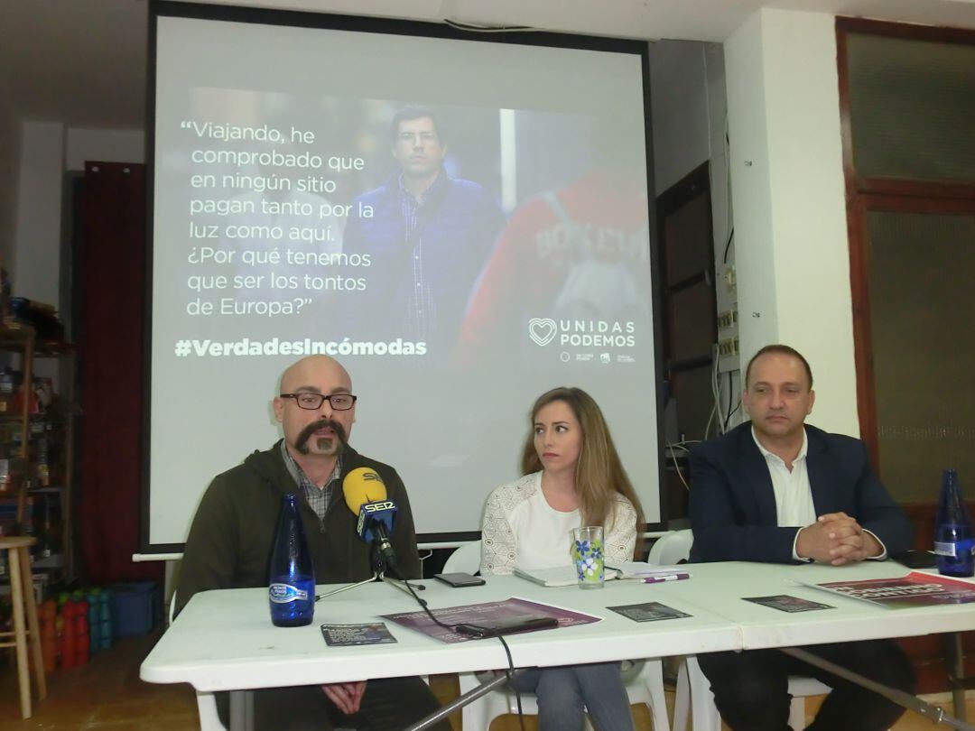 De izquierda a derecha: Txema Guijarro, María Teresa Pérez y Rubén Martínez Dalmau.