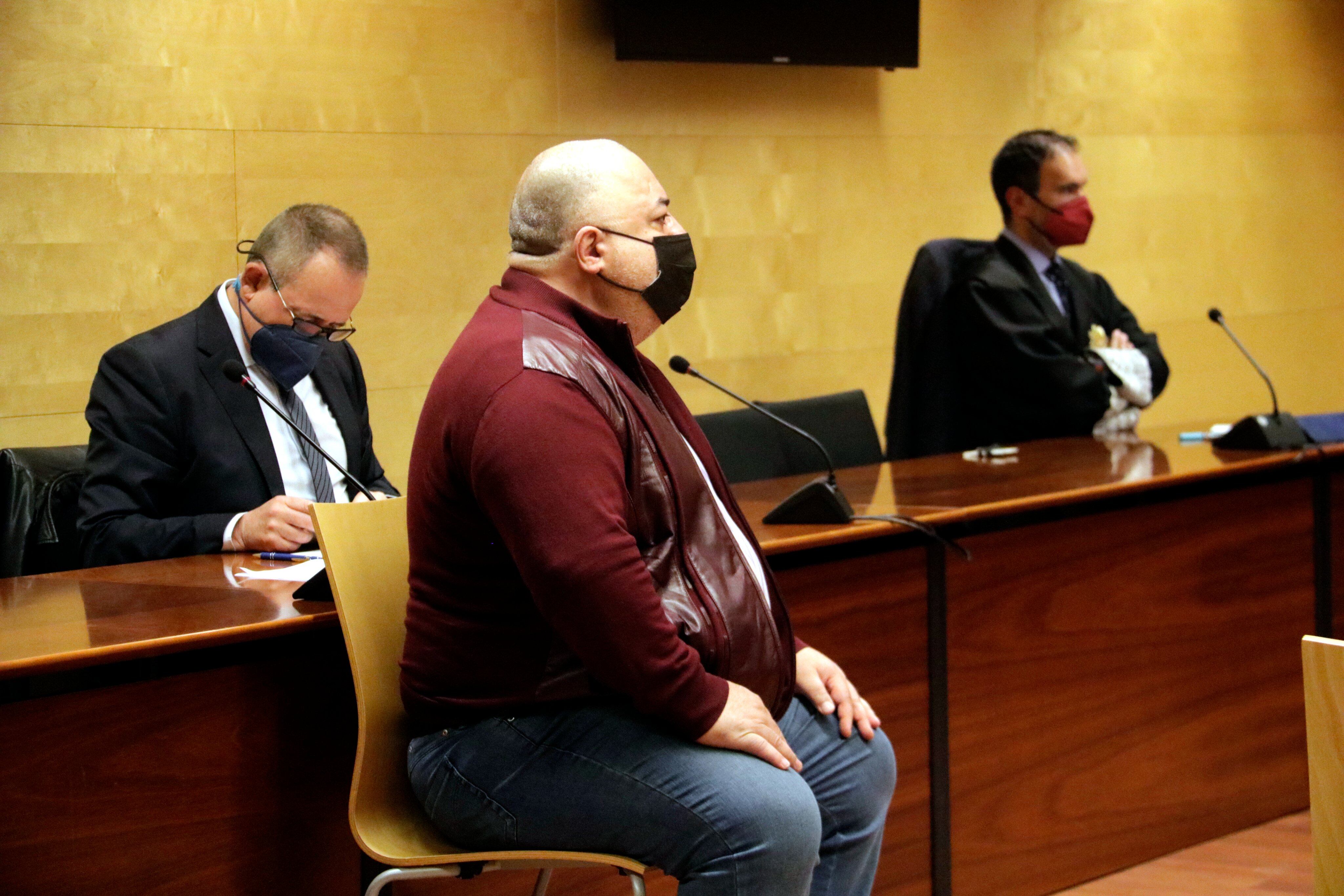 El condemnat, Zhirayr Abrahamyan, durant el judici pel crim de Lloret que es va celebrar a l'Audiència de Girona.