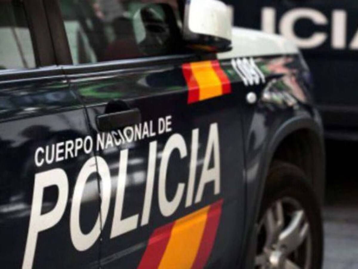 Detenidos dos hombres por encerrar a la víctima en su domicilio durante cinco horas para robarle