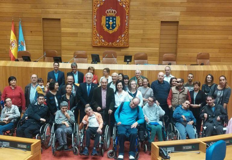 Visita de la Asociación Sarela al Parlamento de Galicia.