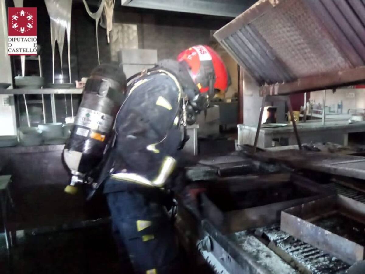 Un hombre resulta herido grave en el incendio de la cocina de un bar de Benicarló