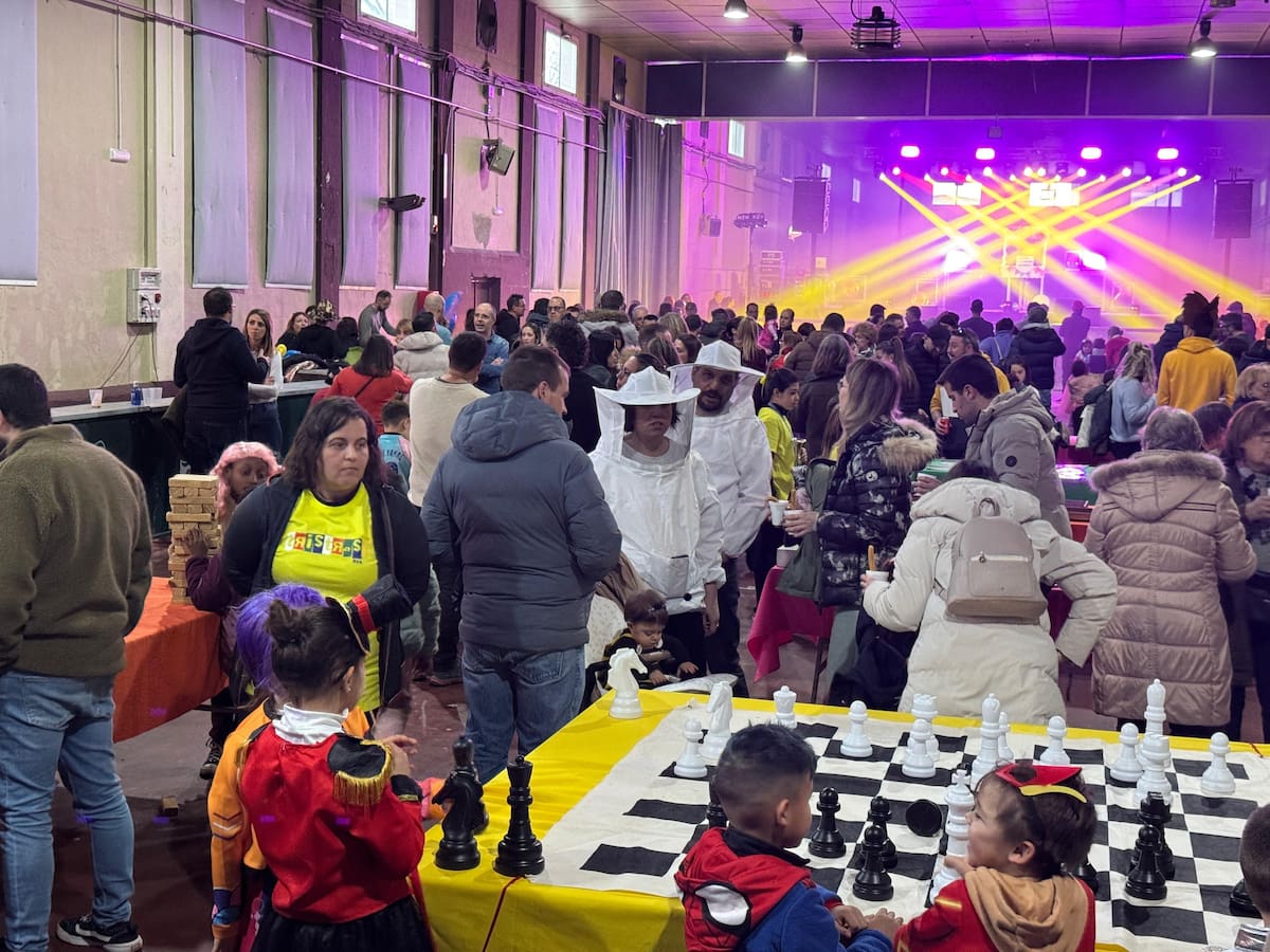 Concurrido Carnaval en Binéfar con juegos, merienda y música