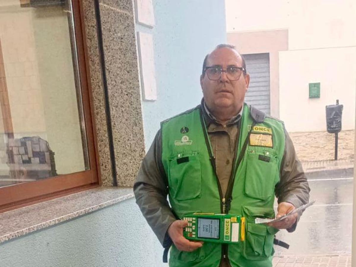 La ONCE reparte 1.050.000 euros en Alumbres en plena resaca del incendio en Escombreras