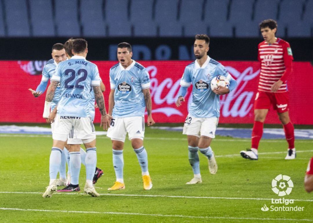 Celebración del gol de Nolito que puso el 1-1 en el marcador del Celta-Granada. 