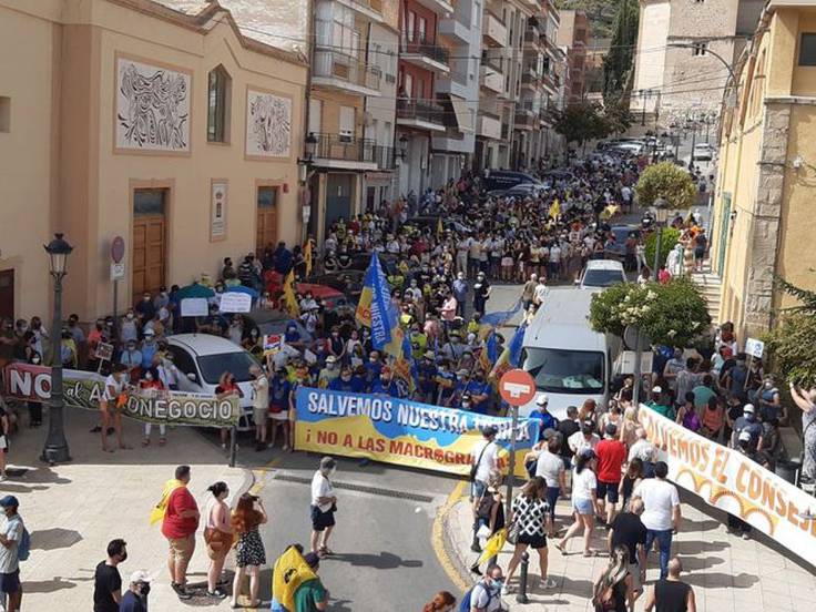 Foto de archivo de la última manifestación en Yecla contra el proyecto de construcción de una macrogranja porcina en las inmediaciones del Monte Arabí