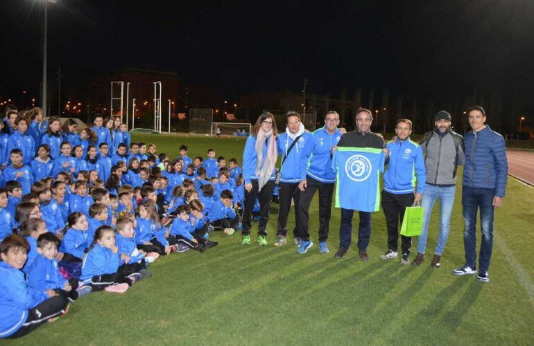 Juanjo Segura ya tiene la camiseta de la Escuela.