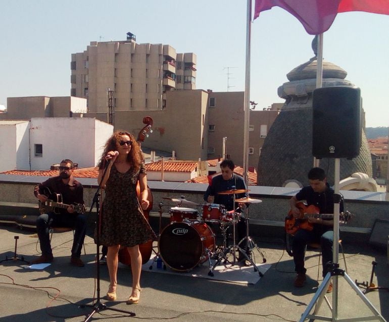 Hace unas semanas se presentó ‘La escuela en marcha’, un disco elaborado por alumnos y profesores de la Escuela Municipal de Música. 