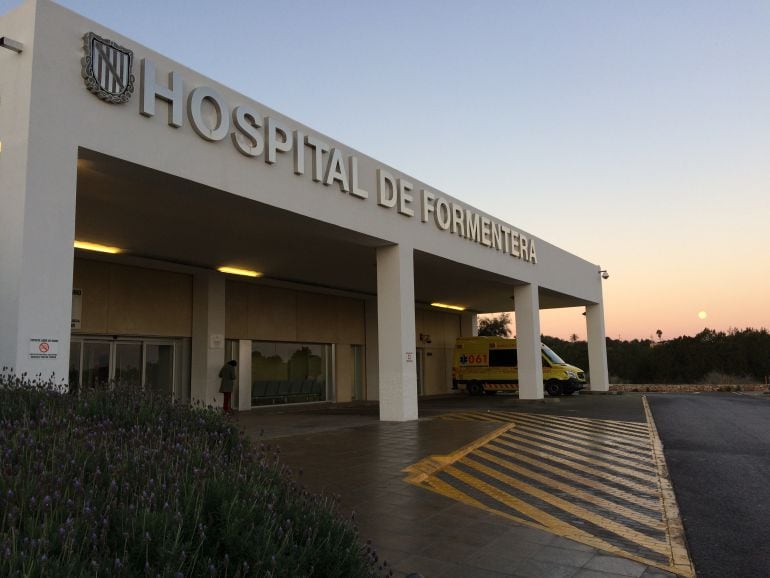 Imagen de archivo de la fachada del Hospital de Formentera