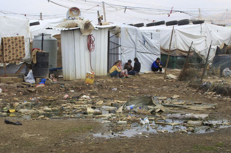 Campamento de Ghazi III, localizado en las afueras de la ciudad de Zahle, en el valle oriental de la Bekaa, donde los refugiados sirios viven en condiciones deplorables y la comida es un bien escaso