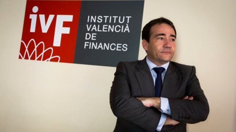 Manuel Illueca, director general del IVF, junto al Presidente de la Generalitat