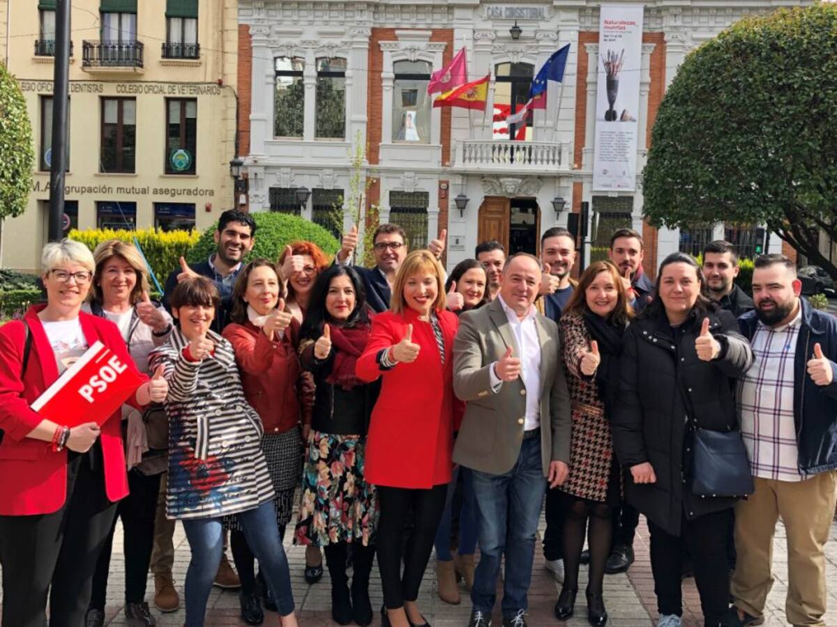 El PSOE registra sus listas a las Cortes Regionales y al Ayuntamiento