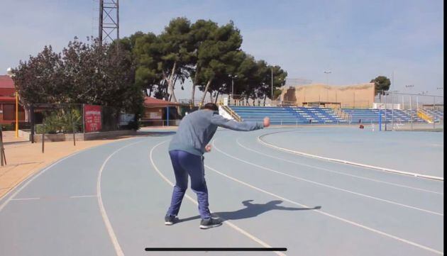 Javier Porres, entrenando en la pista de Atletismo de Sant Joan d&#039;Alacant