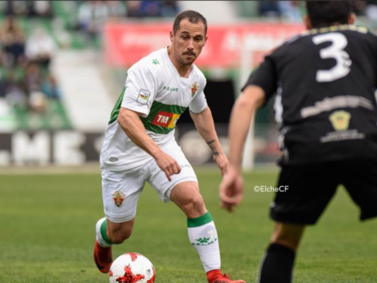 2-0. Un penalti dudoso condena a la Peña en Elche