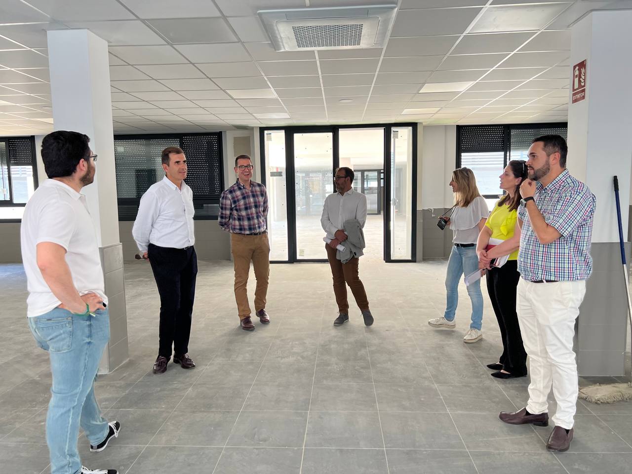 La visita del Director General d'Infraestructures educatives a Albaida