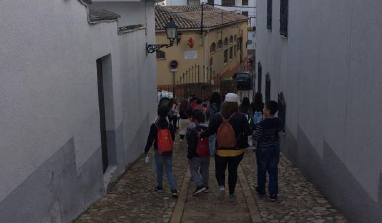 Alumnos del proyecto `Profundiza’ conocen el patrimonio de Porcuna