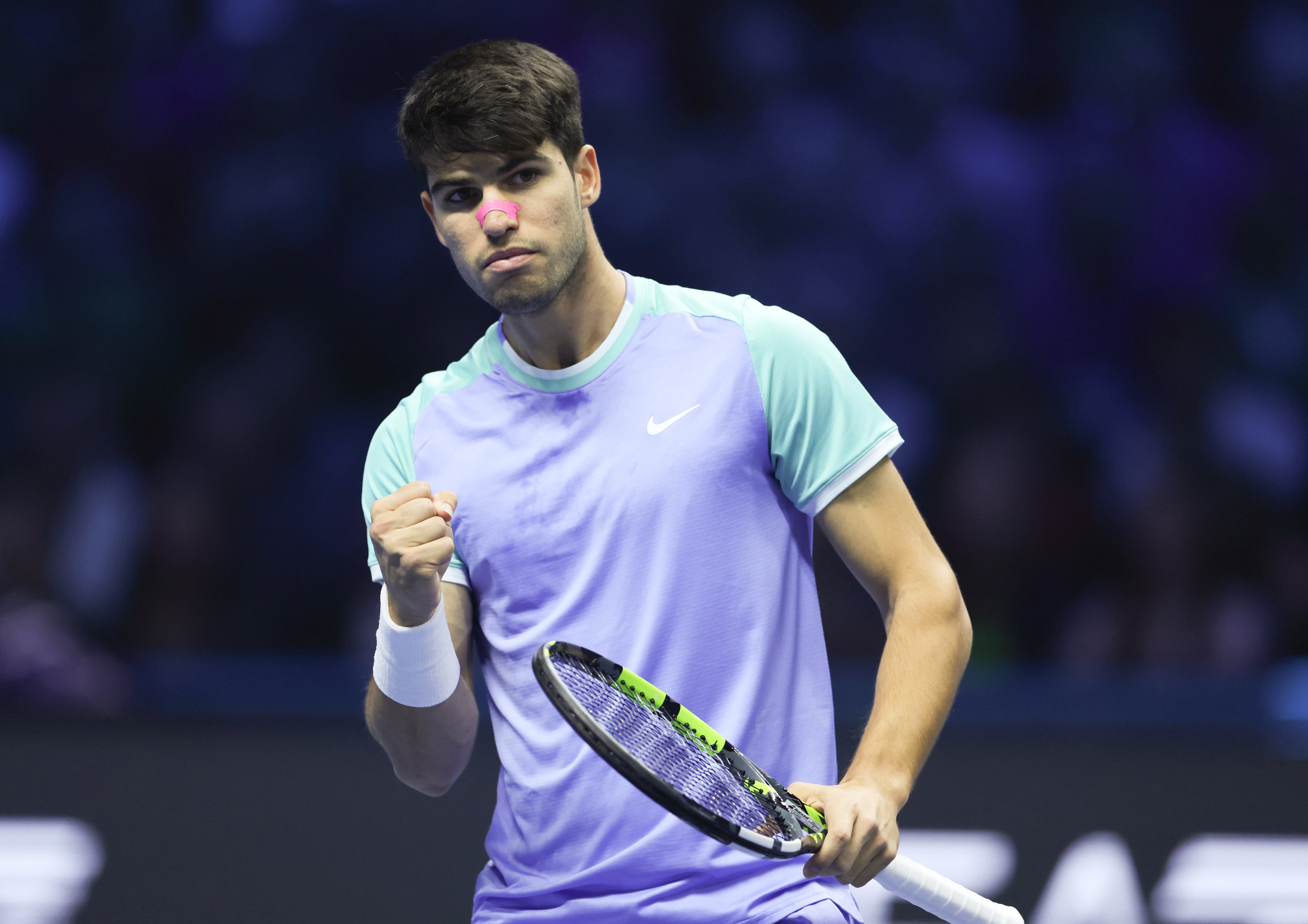 Carlos Alcaraz celebra un punto ante Rublev en las ATP Finals de Turín