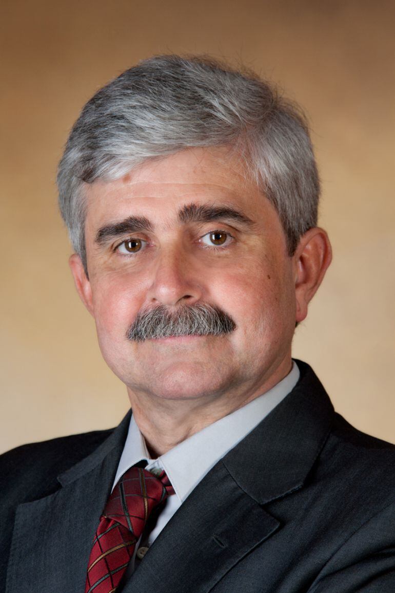 Imagen de campaña del candidato a rector