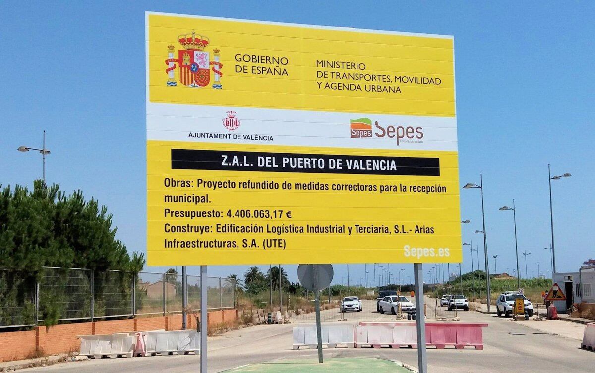 Cartel indicador del inicio de las obras de la ZAL del Puerto de València