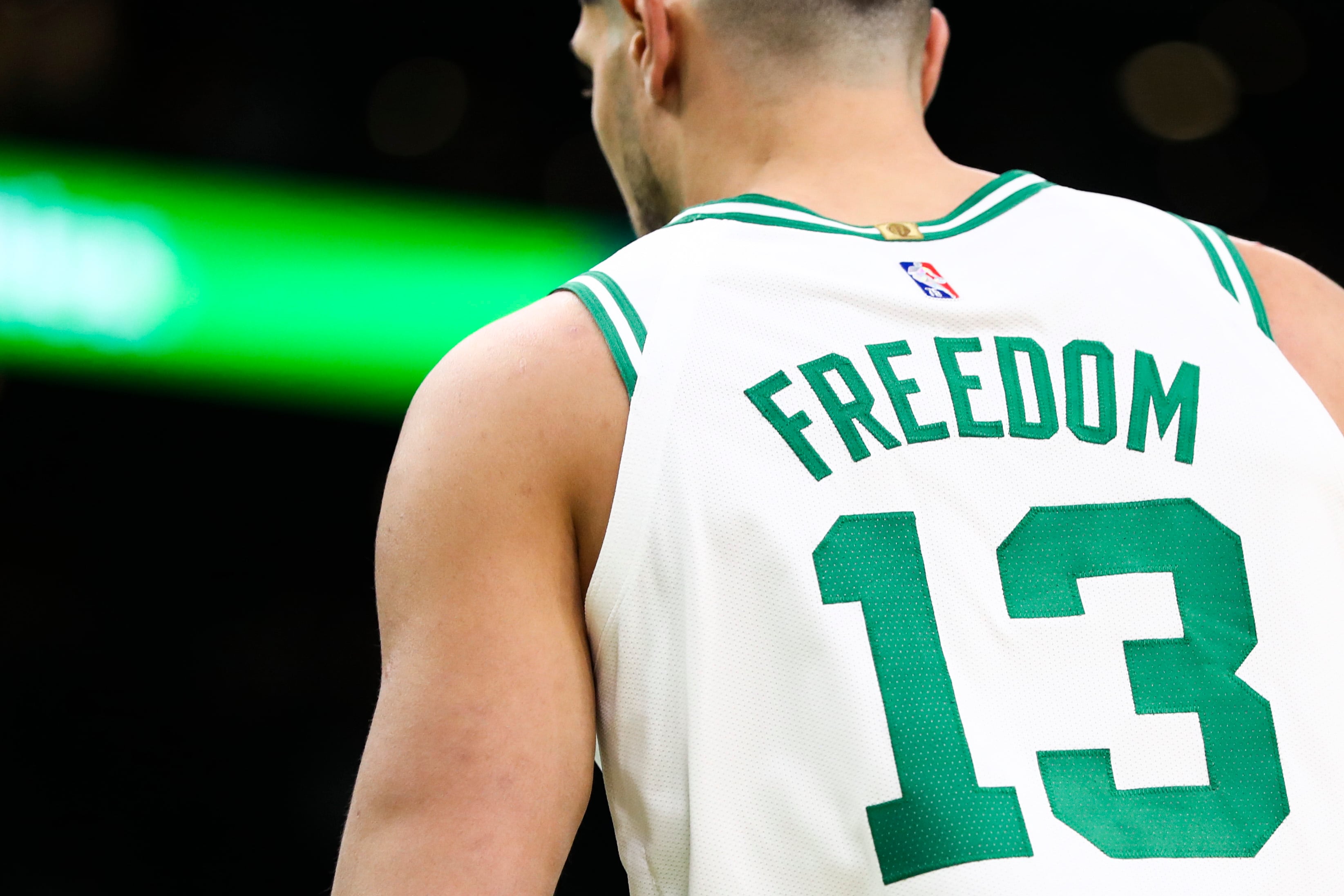 Enes Kanter, durante uno de sus partidos con los Celtics. (Photo by Adam Glanzman/Getty Images)