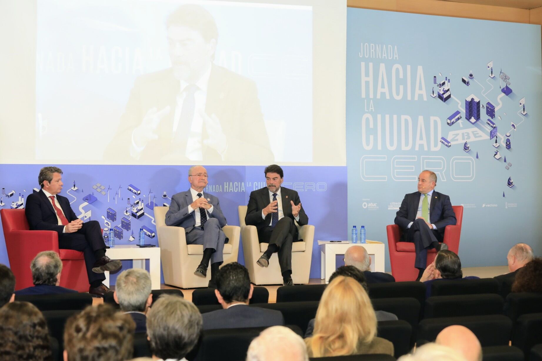 Los alcaldes de Irún, Málaga, Alicante y Albacete en la jornada organizada por la Cátedra Vectalia y la FEMP