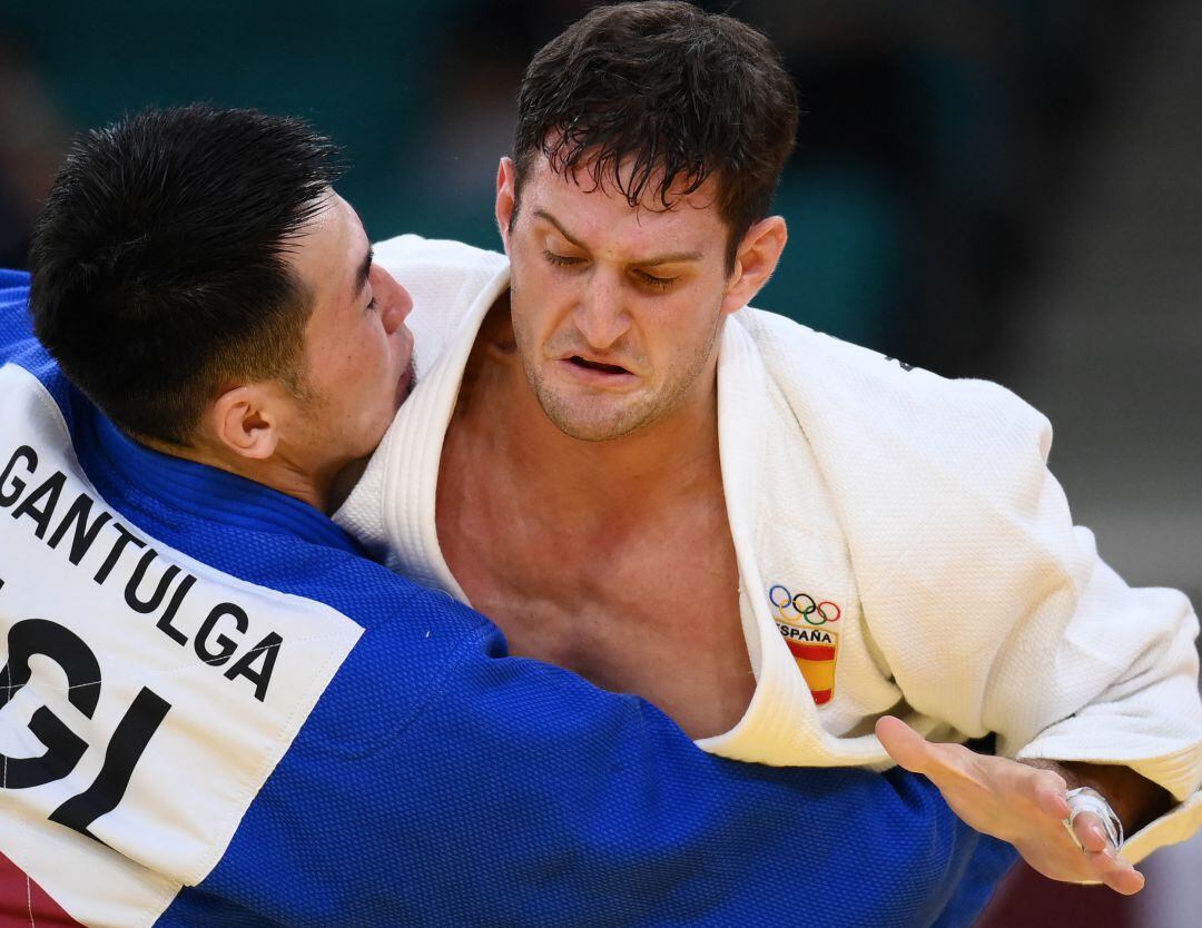 Niko Shera, en su combate ante el mongol Gantulga