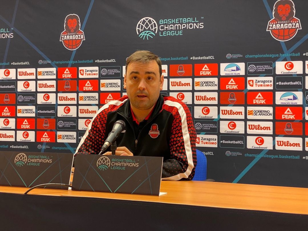 Sergio Lamúa confirmó la ausencia de Fran Vázquez para mañana