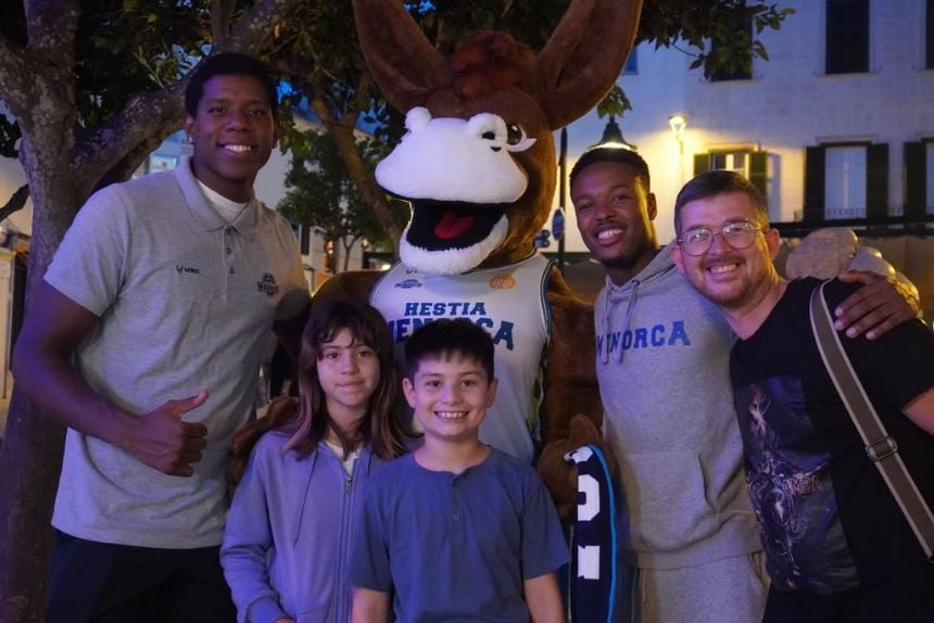 Jugadors com Nico Galette i Jalen Cone ja han participat en aquestes trobades amb els aficionats de l&#039;Hestia.