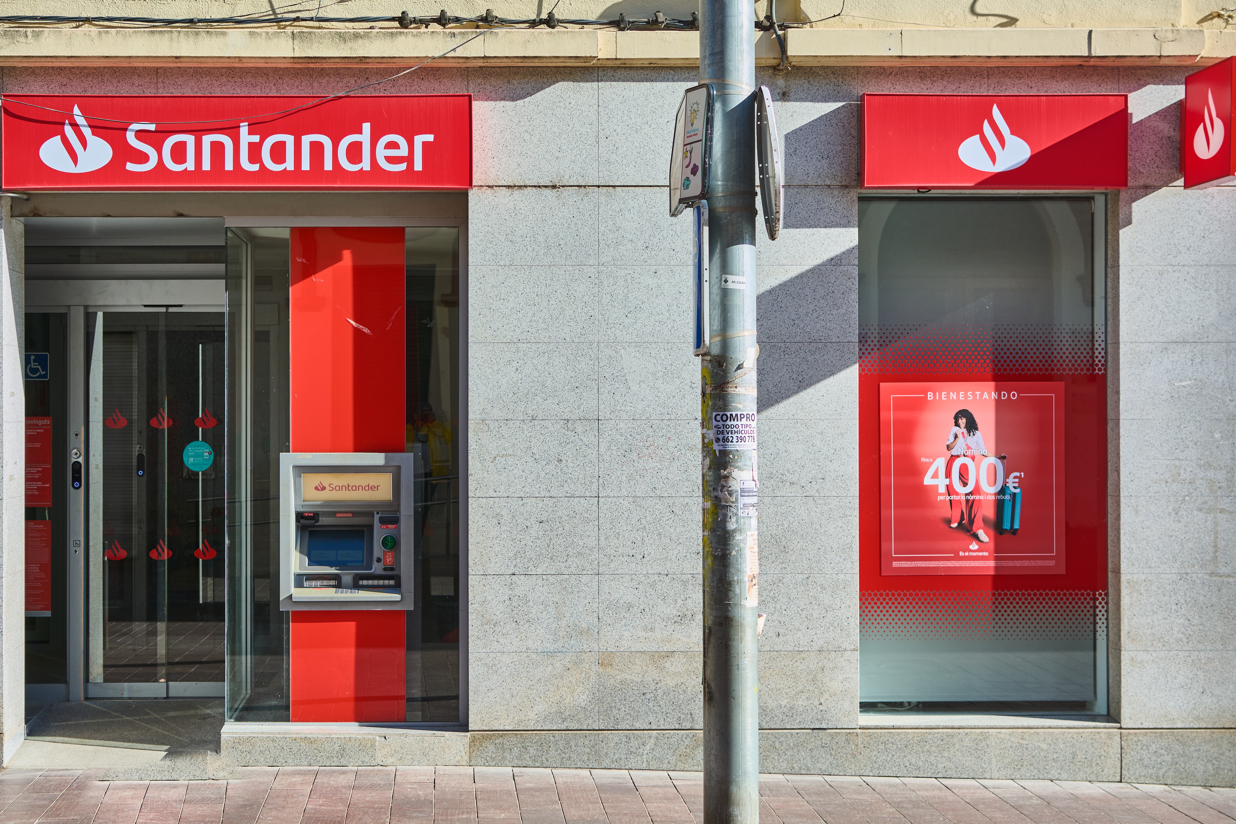 Un cajero del banco Santander, en una imagen de archivo.