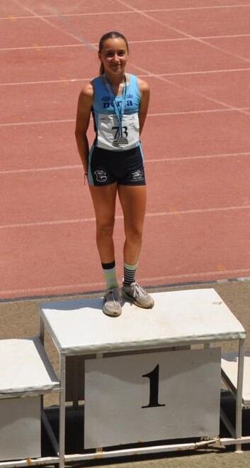 La atleta del Trops-Cueva de Nerja Isabel Sanchez ha batido el record andaluz de la prueba en triatlón C ( 60 vallas, altura y longitud)