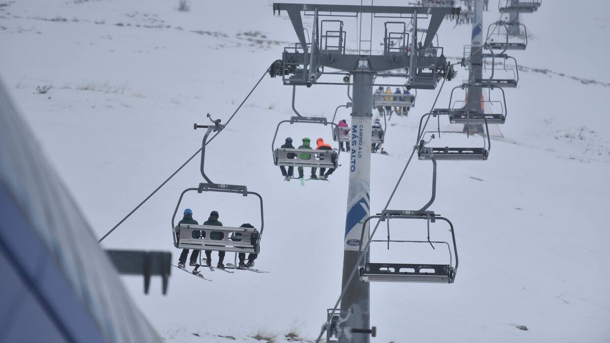 Cuidado con la estafa del telesilla de Astún: la Guardia Civil alerta de un nuevo fraude tras el accidente