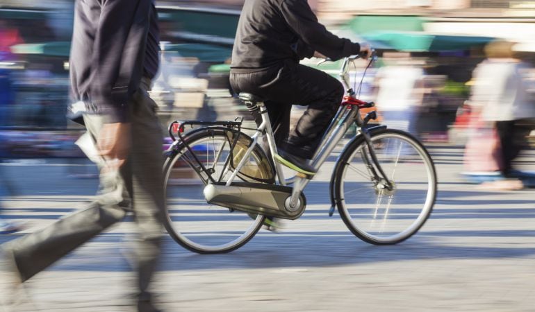 La DGT desmiente su supuesto intento de poner un límite a la velocidad máxima de los peatones.