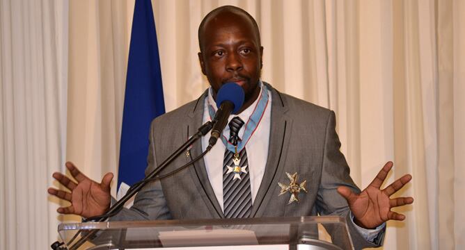 El músico haitiano Wyclef Jean, durante su condecoración en 2011 por su dedicación al bienestar de Haití